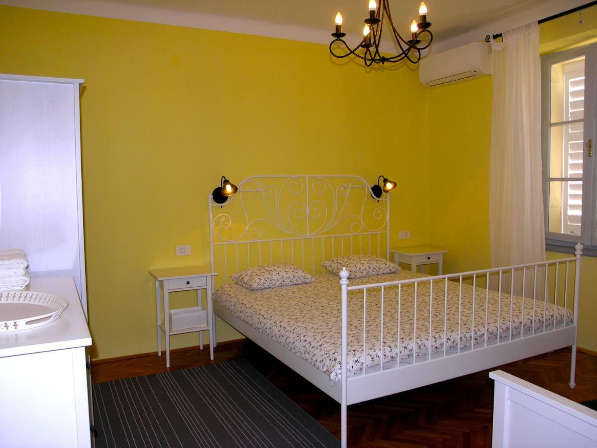 Holiday Home Lija Center Раб Экстерьер фото